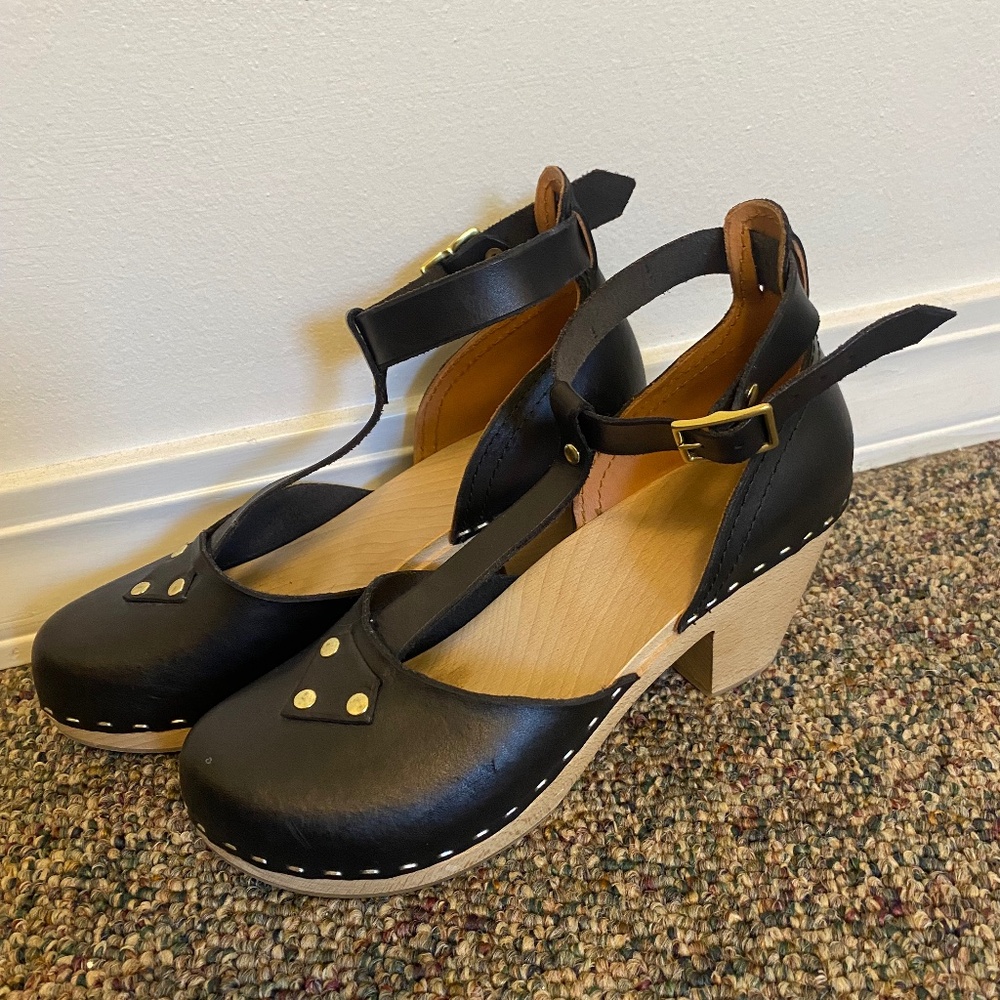 BEAN AN TI One of a Kind Never Worn Handmade Black Studded Leather Wooden Clog